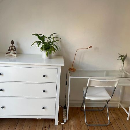 Charming Room In Eu District Bryssel Exteriör bild