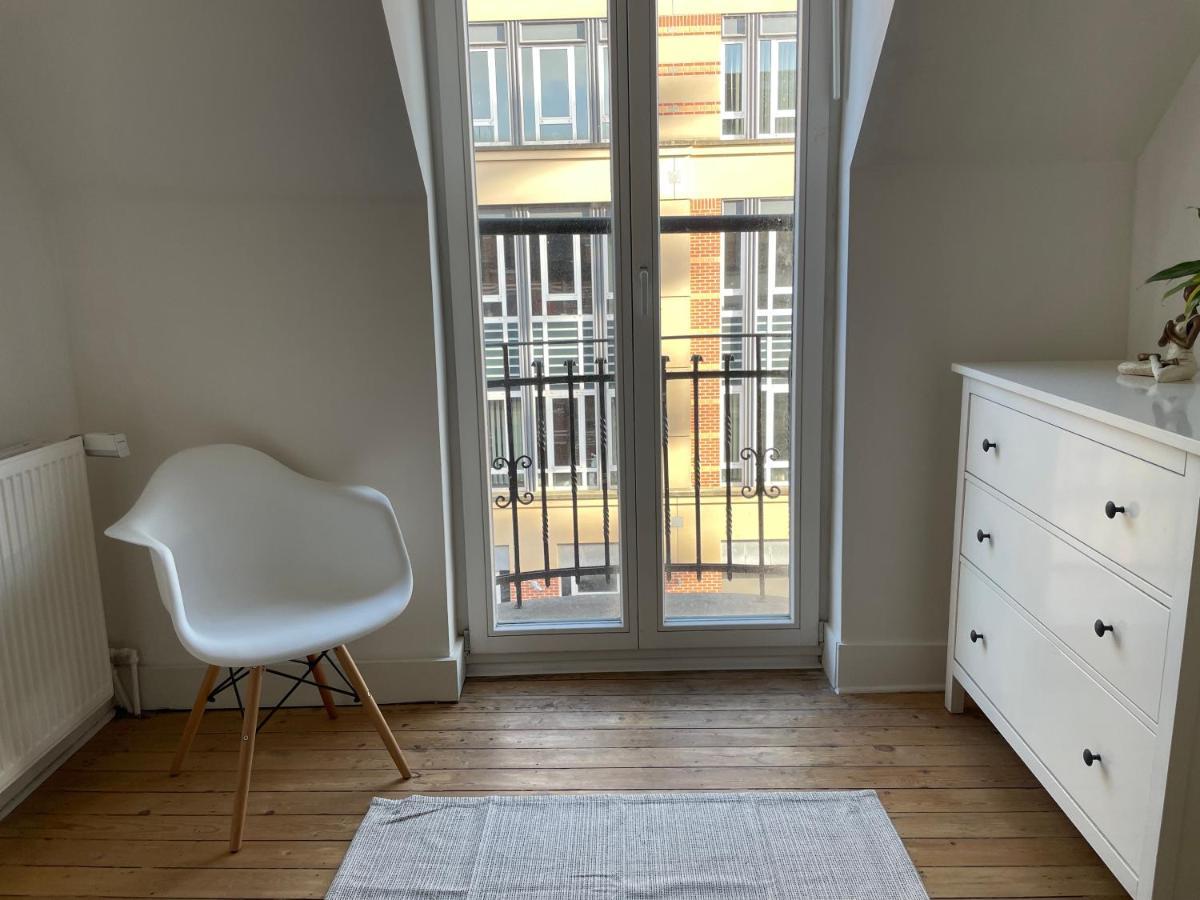 Charming Room In Eu District Bryssel Exteriör bild