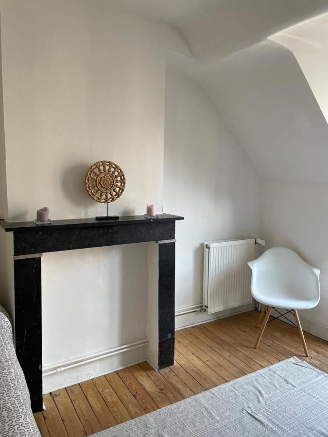Charming Room In Eu District Bryssel Exteriör bild